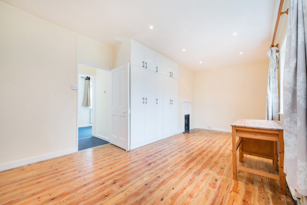 Chestertons Putney tweet media