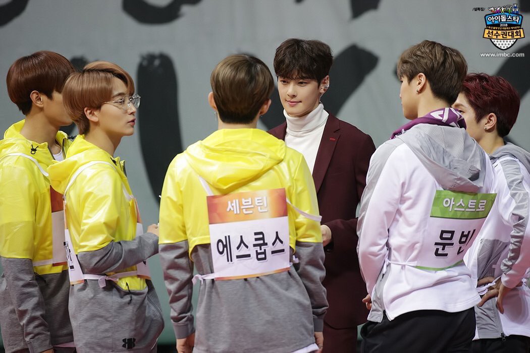 180115 seokmin, jeonghan, seungcheol, dongmin, jinwoo and moonbin all conversing at the 2018 isac꒰  #도겸  #정한  #에스쿱스  #은우  #진진  #문빈 ꒱