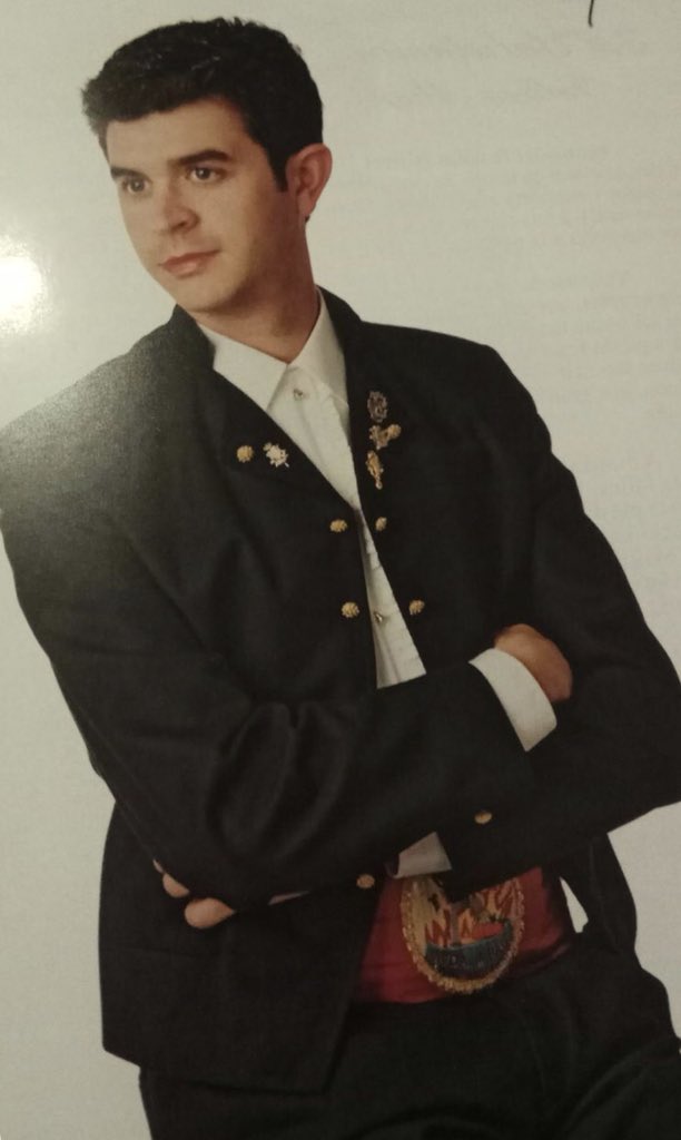 Feliç aniversari al nostre president @alolive2 que hui complix 25 anyets! Per a tu no passa el temps 🤪🎂 #juventuddivinotesoro