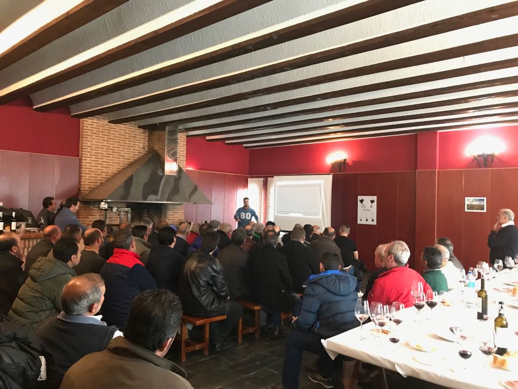 En nuestras instalaciones también se celebran reuniones, seminarios, charlas, asambleas... pídenos información!!