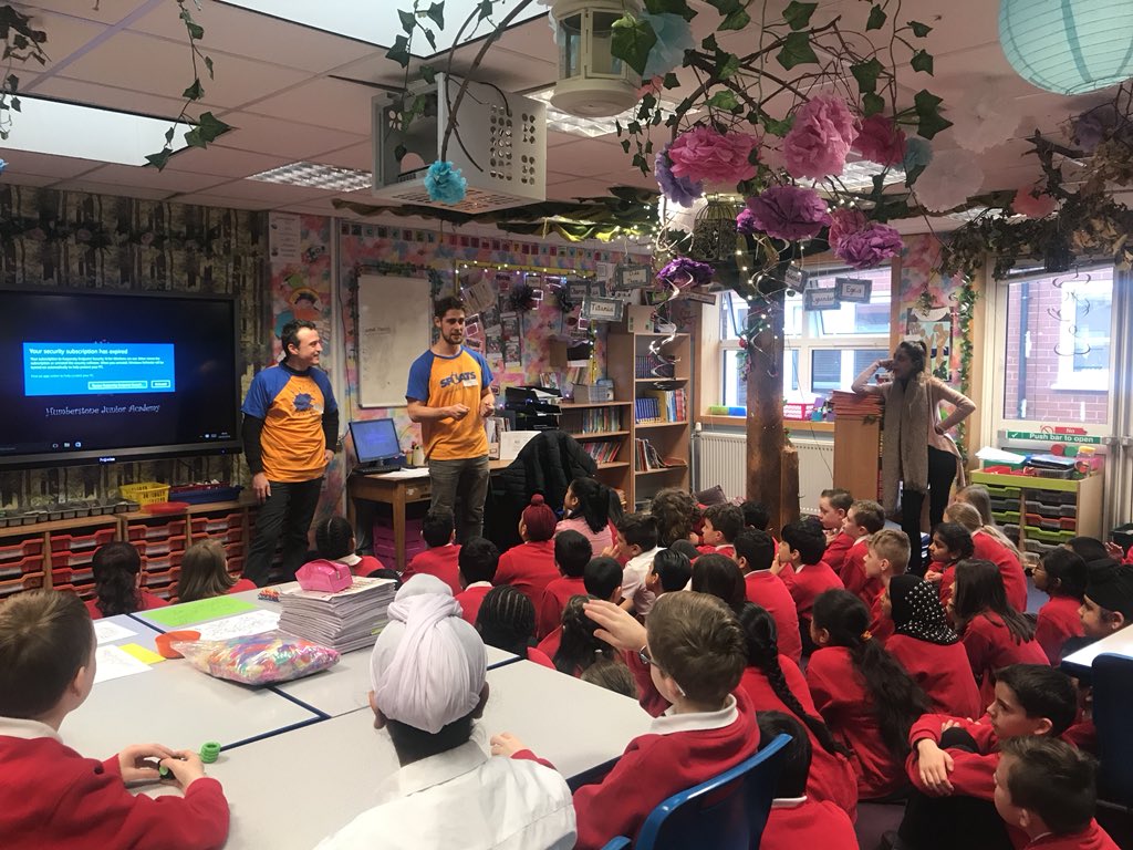 HIAMissJethva's tweet photo. @splatsentertain Year 5 are in for a treat today. We are rehearsing and performing ‘A Midsummer Nights Dream’ @Novel_Study #aplayinaday #dramaticperformances #funwithwigs #amidsummernightsdream https://t.co/deymgQ0T90