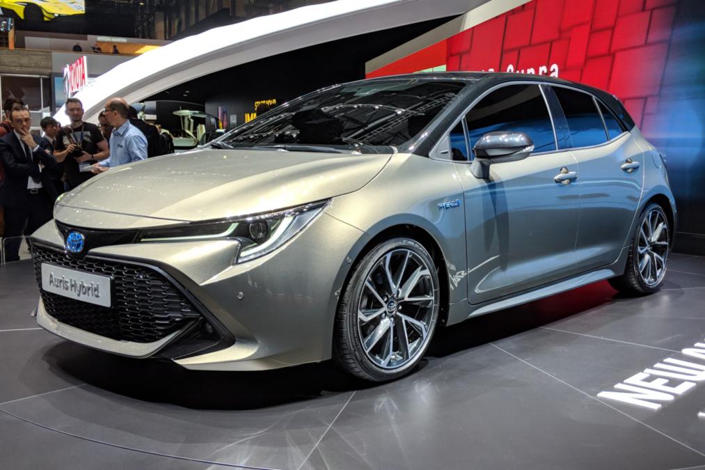 New Toyota Auris hybrid showcased at Geneva