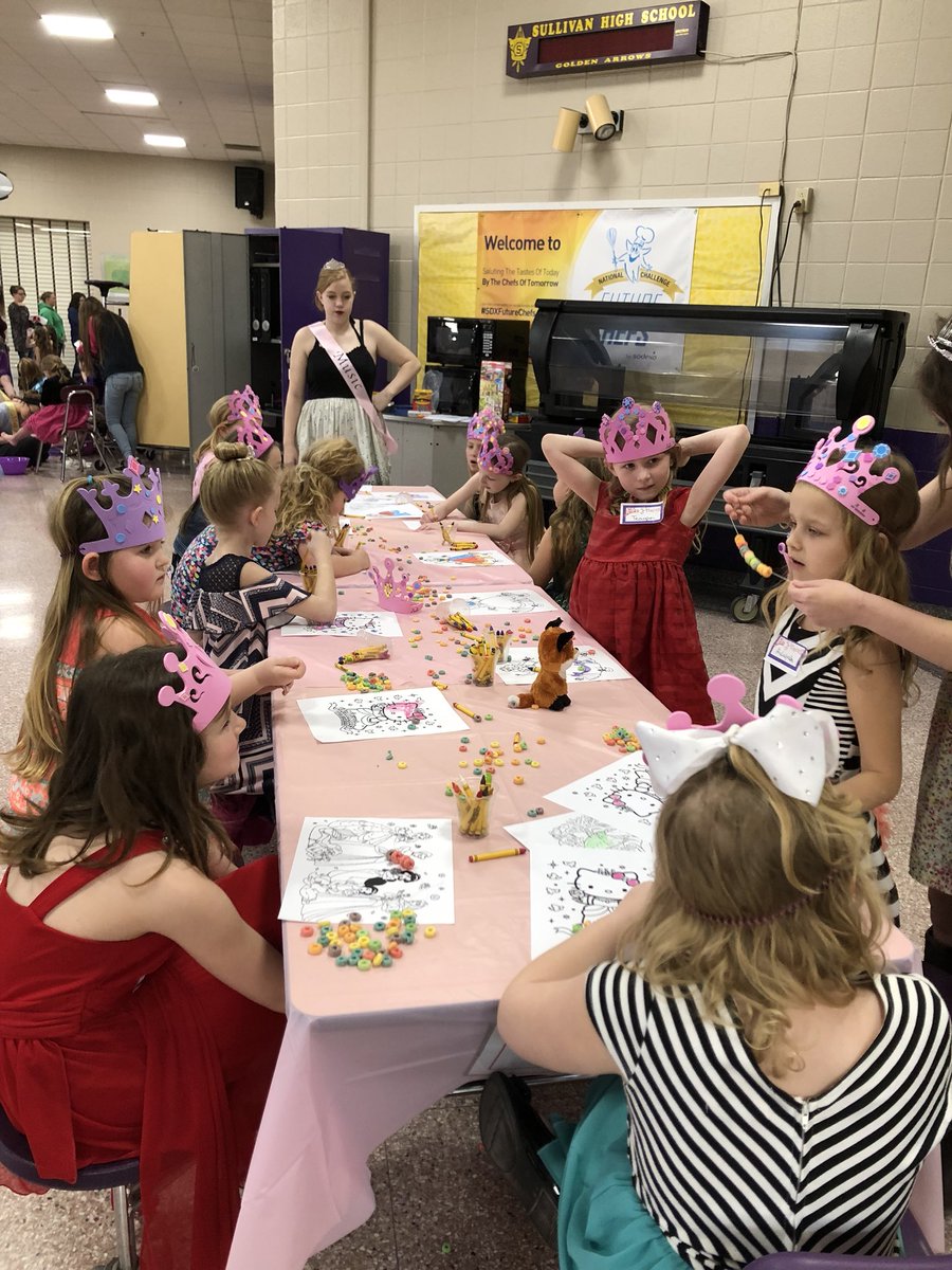 beta_arrows's tweet photo. Sullivan High “Princess for a Day” was a huge success with over 100 tiny royalty!
Savannah here we come!
#betacon18 https://t.co/8uwX5gs3Yx