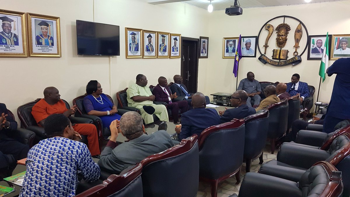 UNIBENPRO's tweet photo. Courtesy visit by Senior Pastor of Believers Ministries, Rev. Samuel Osaghae and his entourage to UNIBEN. #UNIBEN @greatuniben @UniversityofBen @uniben_sug https://t.co/IrN8qPDH6s