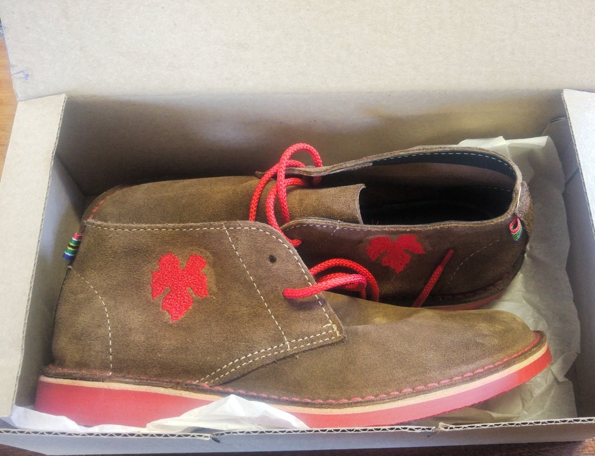 Robyn7hartman's tweet photo. Pinotage veldskoen, sooo excited to wear them!😀🍁Thanks @Veldskoenshoes. #Pinotage #veldskoen #proudlySA https://t.co/qNumoBe8HA