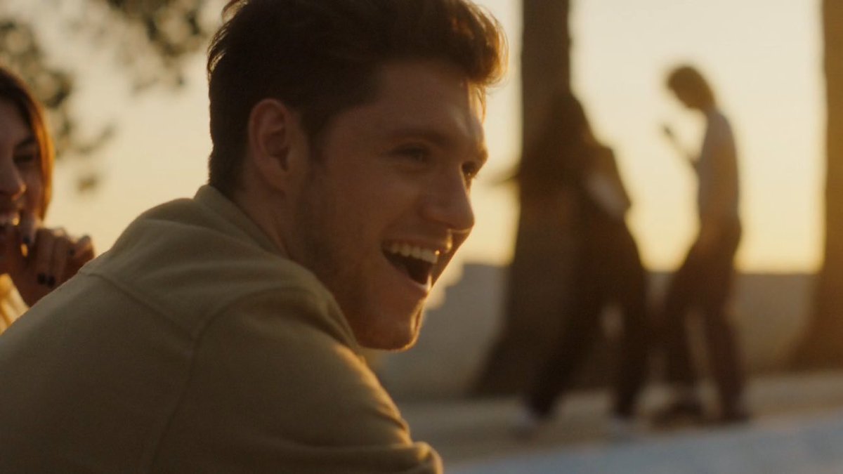 Emma_Fodor18's tweet photo. OMG I'll lose my mind.  This music video is just simple perfect.   Music ✔️ @NiallOfficial  ✔️ The Girl ✔️ #OnTheLooseMusicVideo https://t.co/8IWQoVrPZ4
