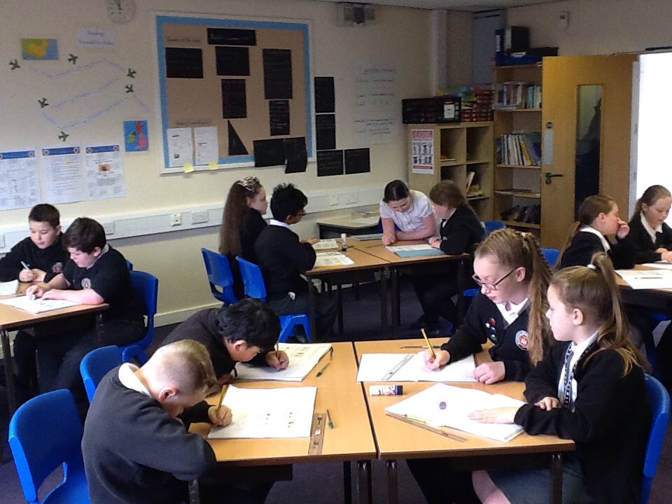 MrFarrowMPA's tweet photo. Totally impressed with the concentration during our maths investigation today. Well done all 👏🏻👏🏻 https://t.co/HfjMA9hWgX