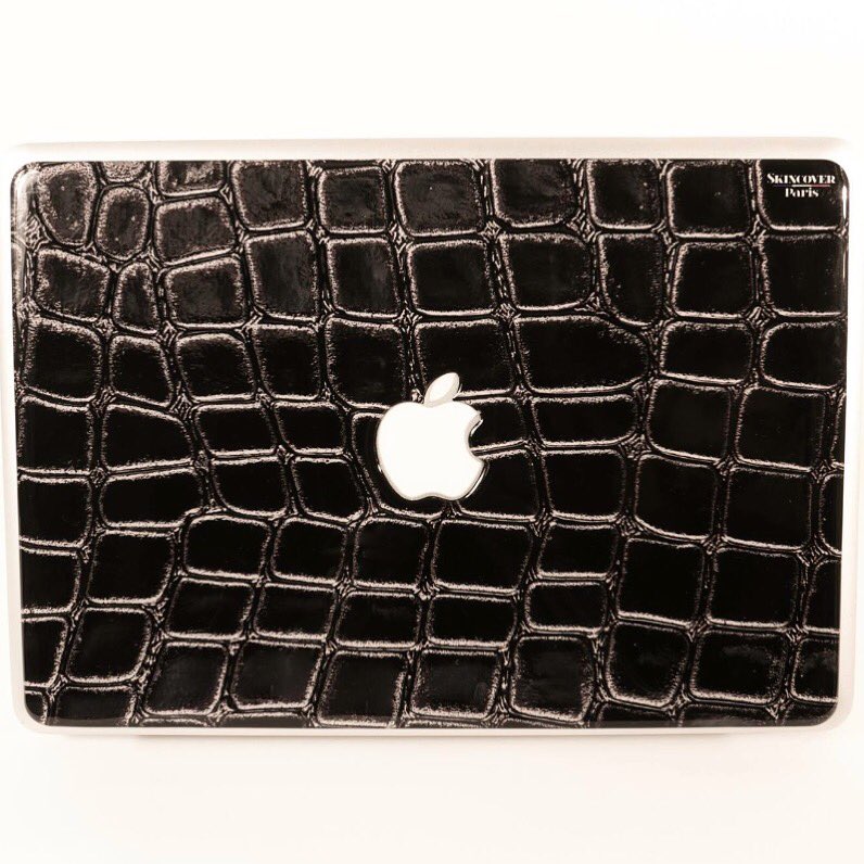 SkincoverParis's tweet photo. "Croco Mac" By Skincover 🌟Since 2011 Skincover Paris High Fashion For High Technology 👌🎨🇫🇷💙🌞
#fashion #Croco #paris #Top #PFW18 #Amazing #Macbook #MadeInFrance #PFW  #mode #SkinMacbook #StickerMacbook  #crocodiles #artdevivre #lifestyle #FabriqueEnFrance #look #skincover https://t.co/3C4TtK0EPj