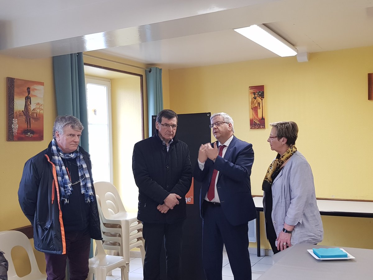 LevalloiSand's tweet photo. @OrangeNormandie investit sur fonds propres pour améliorer la qualité du #réseau #téléphonique à #Turqueville commune @PnrMCB  grâce #OTC. Inauguration ce matin du nouvel équipement avec Jean-Pierre L'honneur Président #comcom  #BaieduCotentin et Mme le Maire Martine Degrugillier https://t.co/7OcR8Igg7F
