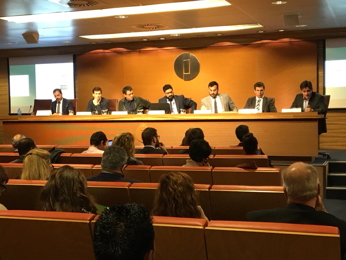 RotoFTT_ES's tweet photo. ¡Recuerda!
Puedes seguir en directo la presentación de l'estudio: “Un nuevo rol para el Usuario de los #ECCN: ¿así viviremos en los nuevos #EdificiosPasivos?”
¡No te lo pierdas! ➡️ https://t.co/onAcpBIgAO https://t.co/KTpjLJq34n