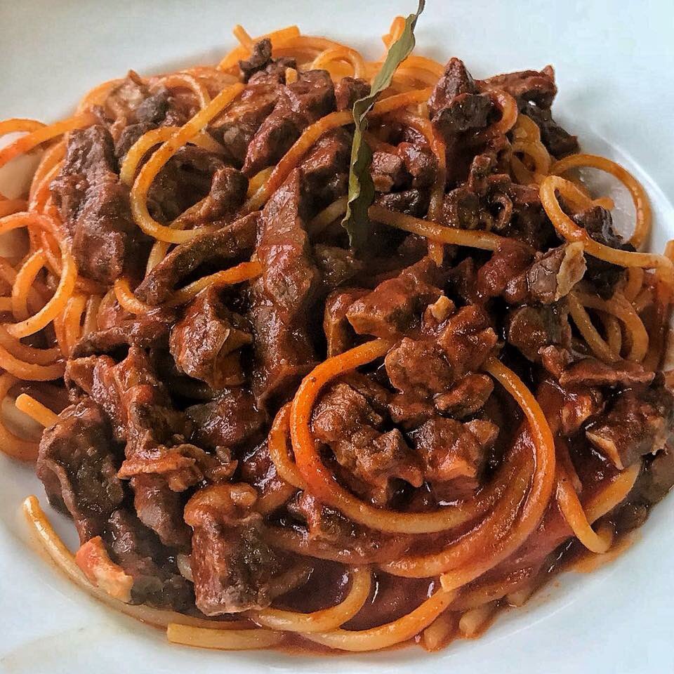 binarideltram's tweet photo. Quando il nostro macellaio tiene le frattaglie, mamma subito prepara il #Sofritto ๐คฉ๐คฉ๐คฉ vi riscaldiamo corpo e cuore in via Nuova Poggioreale โค๏ธ
#SuiBinariDelTram ๐ https://t.co/Vb4ch0WnR8