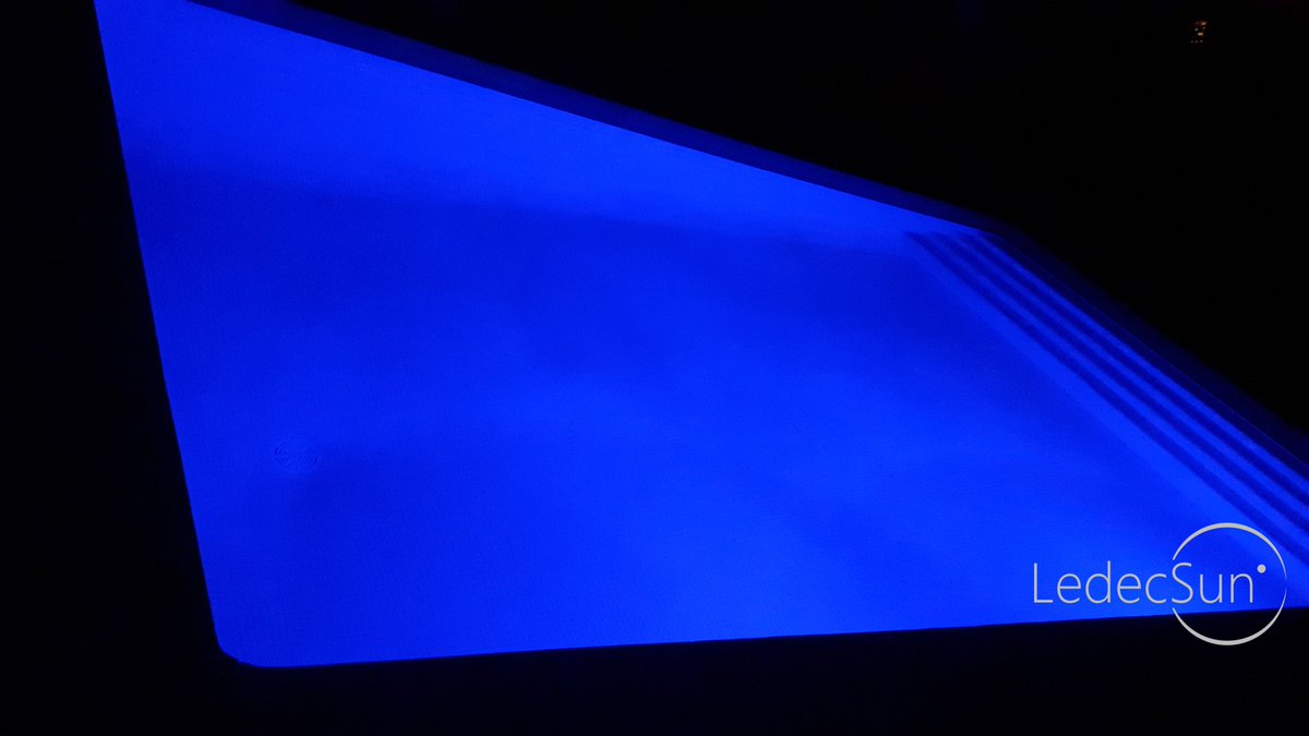 LedecSun's tweet photo. Presentamos nuestro nuevo modelo DeepBlue, de iluminación Azul, para esta temporada 2018. #LedecSun #foco #solar #subacuático #iluminacion #piscina #DeepBlue #SolarEnergy #pools https://t.co/OwYq9tcPFG