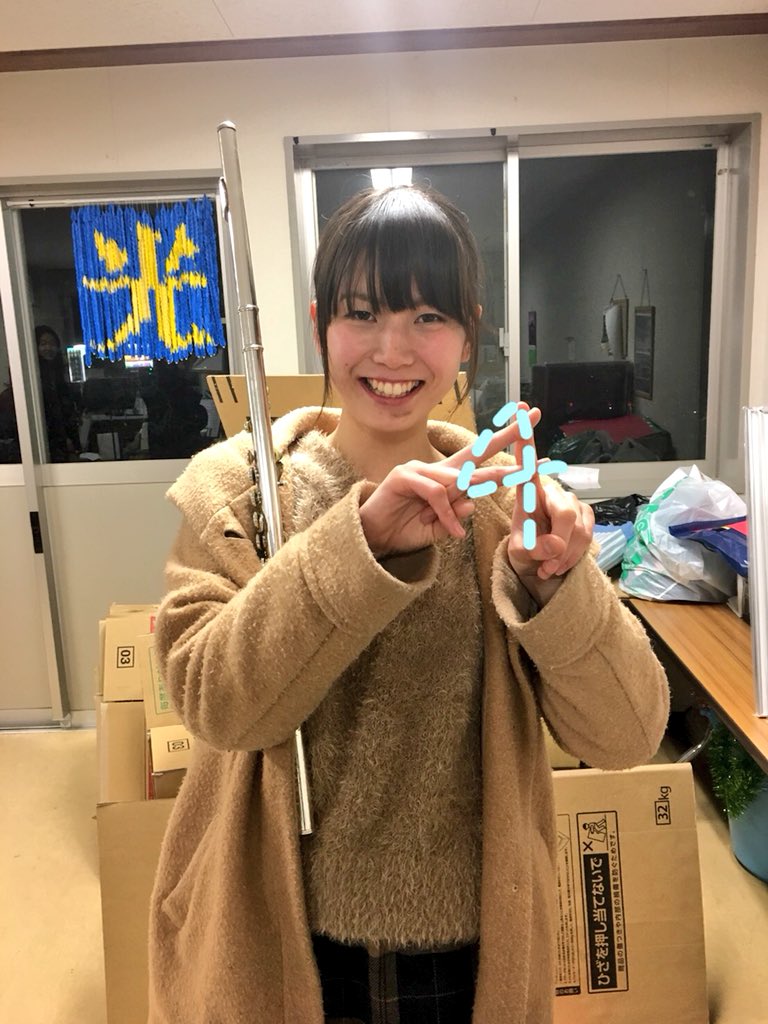 yubb_flute_oboe's tweet photo. 🌼定演まであと4日🌼

フルート3年、もも先輩です🍑
企画補佐としてこの演奏会を柱となって支えてくれています💪🏻
1部メイン曲、特別演奏、3部のMariaなどに乗ってくれています！
2部ではソロも演奏してくれますよ👀💕
もも先輩の美貌と美しい音色に癒されてください✨ https://t.co/PwobiZvT1E
