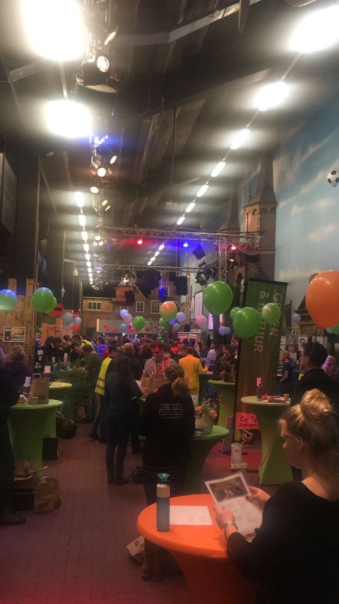 cbo_meilan's tweet photo. Promotie bij #onstage door topcollega’s @Heerenveen @cbo_meilan https://t.co/CRxKN4zB82
