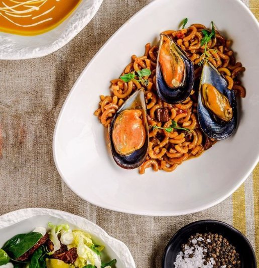 Como en casa!!!👩🏼‍🍳🍲 cuídate &amp; mímate 💚 #menumediodia #gatronomia