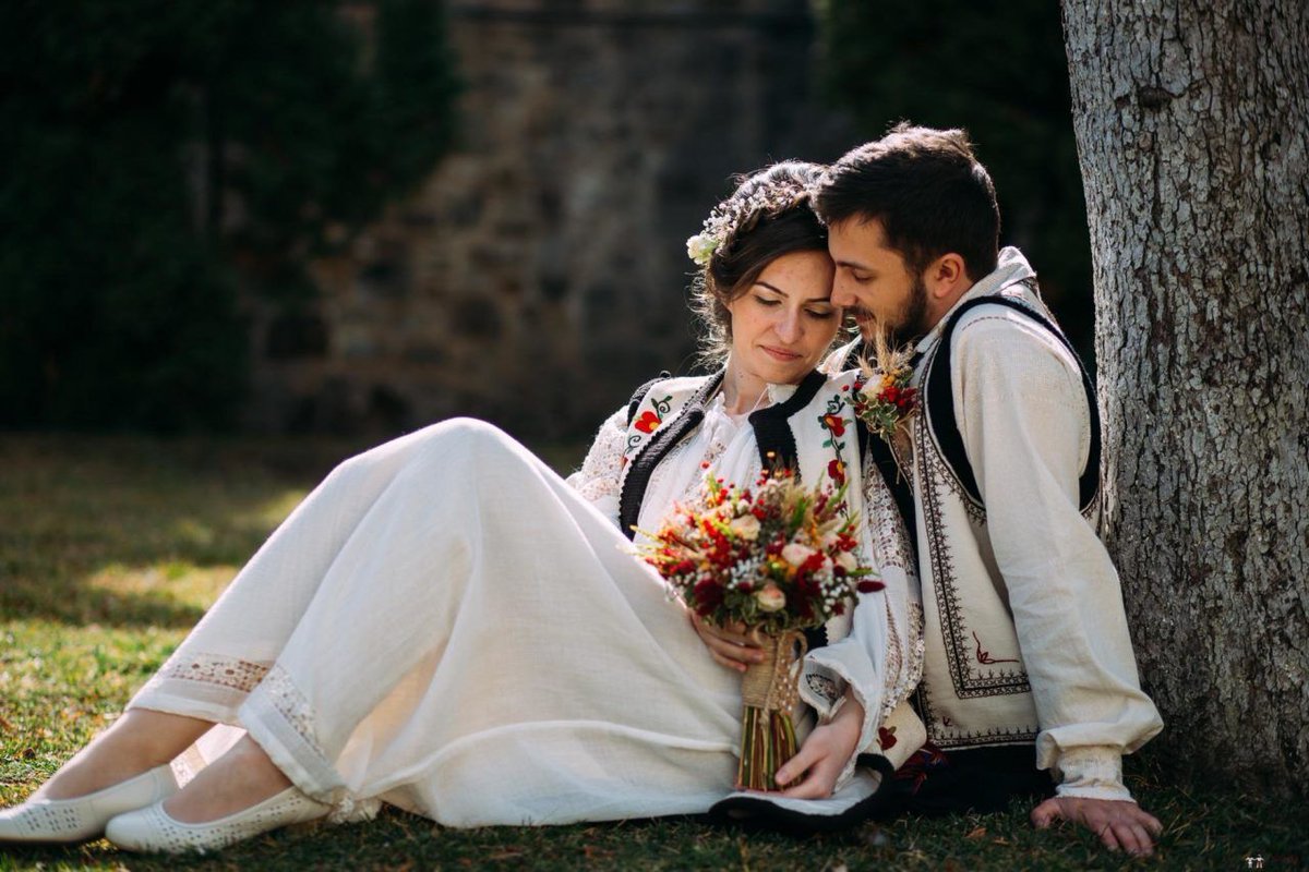 NuntaTradition's tweet photo. Gabriela și Adrian. Nuntă tradițională în Piatra Neamț
https://t.co/PfZxPpJFZg
#NuntaTraditionala #PiatraNeamt #Humulesti #Neamt #Traditii #Obiceiuri #Nunta #NuntaRomaneasca #Wedding #WeddingPhotography #Photography #TraditionalWedding #WeddingCustoms #Romania https://t.co/RKBoyzPbMt