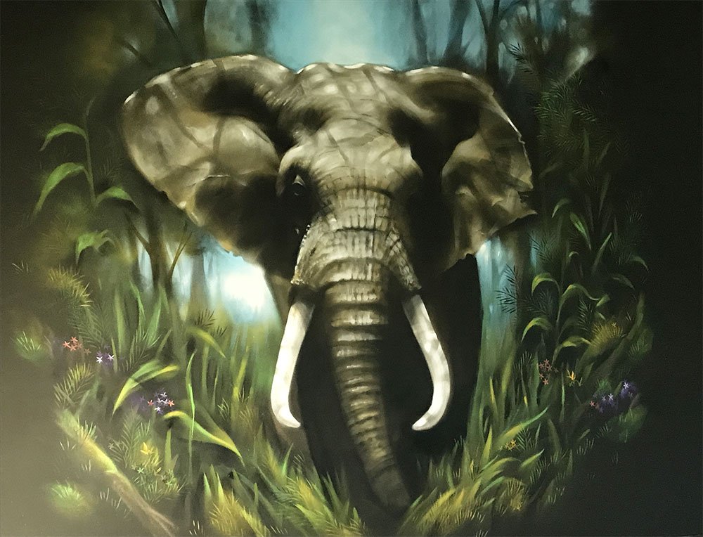 Onze graffiti kunstenaar is weer druk bezig geweest! Wij zijn benieuwd... waar in het Safari Resort denk jij dat deze levensgrote olifant te zien zal zijn? 🐘 #workinprogress #safariresort #olifant