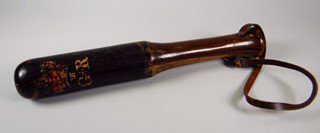 SOLD £60 LOT 237 GEORGE III PAINTED TRUNCHEON #king #kingofgreatbritain #truncheon #auction #cardiff #antiques