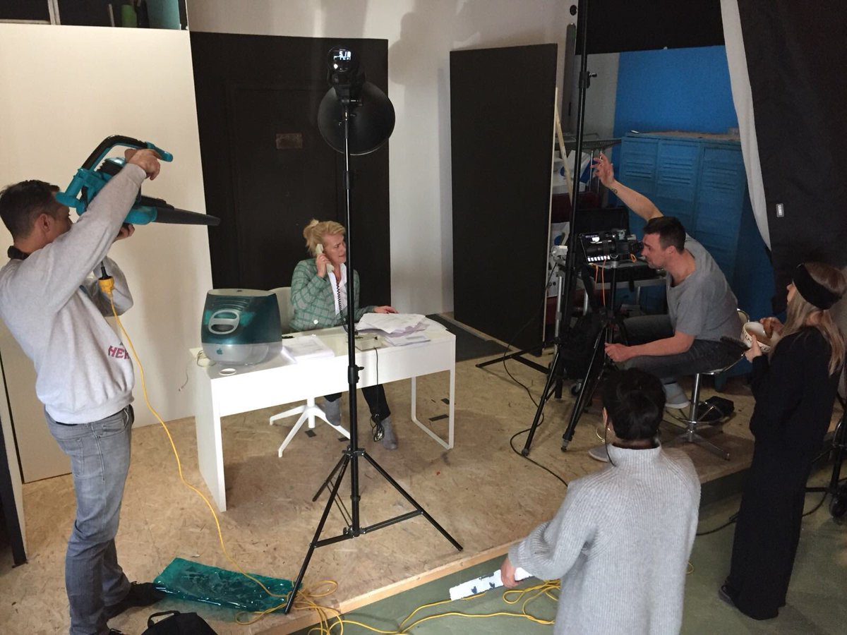 Gisteren fotoshoot gehad in Amsterdam voor het magazine #VROUW GLossy waar ik voor gevraagd ben als vrouwelijke eigenaar van een incassobureau.Super leuke ervaring en benieuwd naar het eindresultaat in de uitgave  die waarschijnlijk in mei of juni uitkomt.