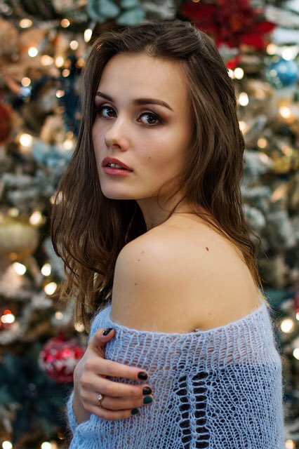 Merien17Mar's tweet image. “Mi hai aperto gli occhi» sospiro.
«Avresti voluto continuare a non vedere?» prova a scherzare.
«Sarebbe stato meglio perché quello che vedo non può piacermi.»
«Può o non deve piacerti?» sottolinea.
«Entrambe le cose.”

#FireFly #Dammiunaltraidentità #book #Mel #collanafloreale