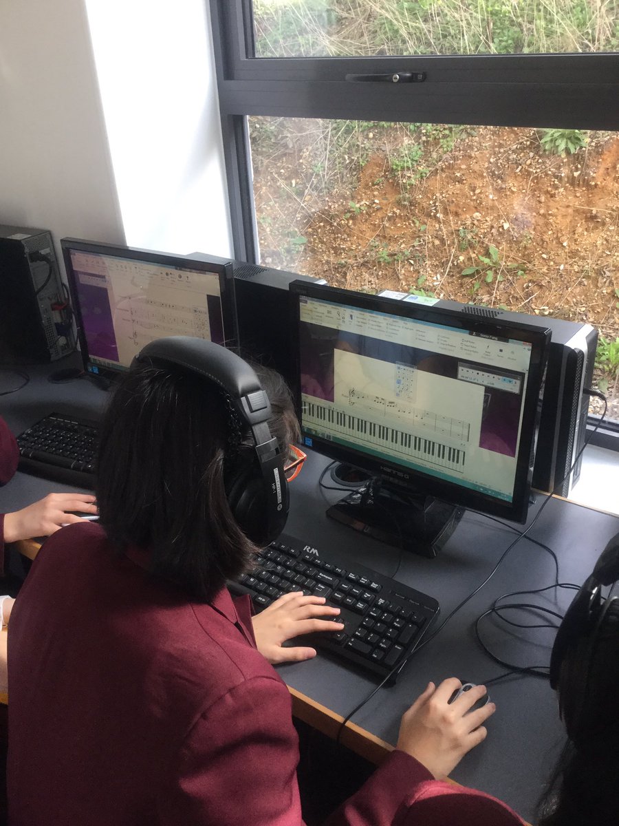 WGSGMusicislife's tweet photo. Year 7 are developing their composition skills using Sibelius. Some great work being produced for their first ever lesson using it 🎻🎷🎹@WilmingtonGSG @WGSGsVoice https://t.co/1qpHgfFsbE