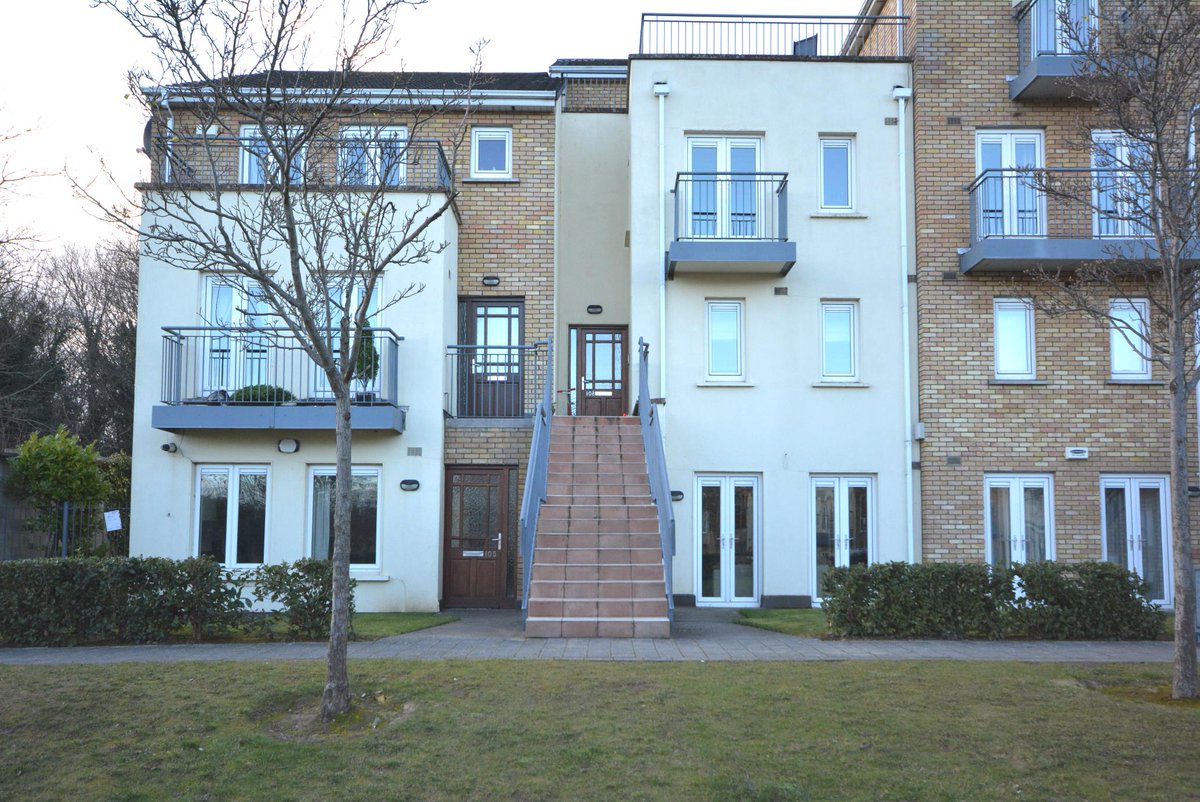 Flynnassoc's tweet photo. #newtomarket #3bedduplex #blanchardstown https://t.co/7oyJFpCzB3 @MyHomeProperty @daftmedia https://t.co/eVEvlIKcNN
