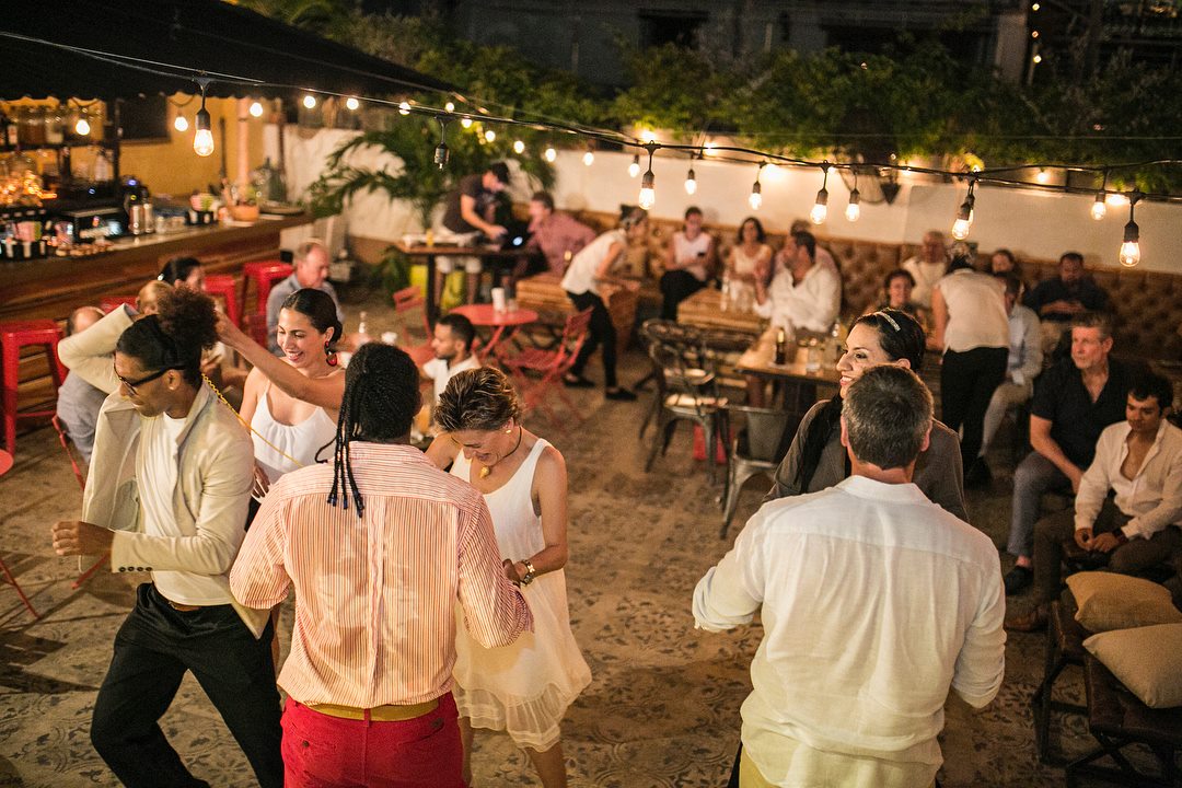 MondoTravelMkt's tweet photo. Aula privativa de Salsa no Rooftop do #Alquimico #cartagena #nightlife #colombiaessabrosura #incentivedestination #eventprofs #letsMICEtogether @dmccolombia https://t.co/rkTse8iQSu