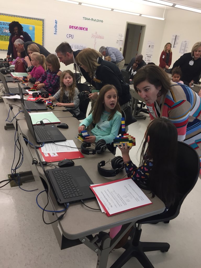 MrsGrayRCE's tweet image. We enjoyed sharing our coding projects with many school leaders in SC and NC today! #CodeToTheFuture #kidsdeserveit #oneRCE #RollingIntoFirst