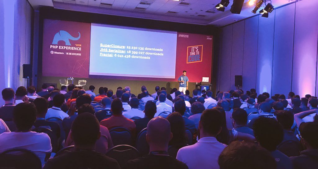 locaweb's tweet image. // Tarde de muito conhecimento aqui no #PHPx2018! #LWnoPHPx2018 👨🏻‍💻