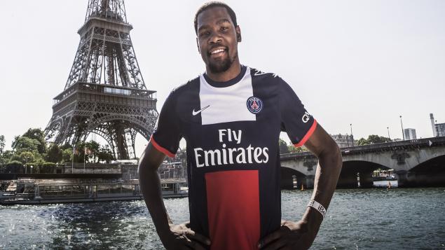 ParisSGUSA's tweet photo. #PSGREAL ...ensemble on va le faire!
Join the Rouge et Bleu and @KDTrey5 at #PSG viewing parties across the US!
Join @PSGClubMiami, @PSG_ClubLA, @psgclubchicago @PSG_Seattle @psgclubnyc and @psgclubmontreal at their pubs for 11:45 PT/2:45ET kickoff. #AllezParis #ParisLovesUS https://t.co/e6cH8qvlI3