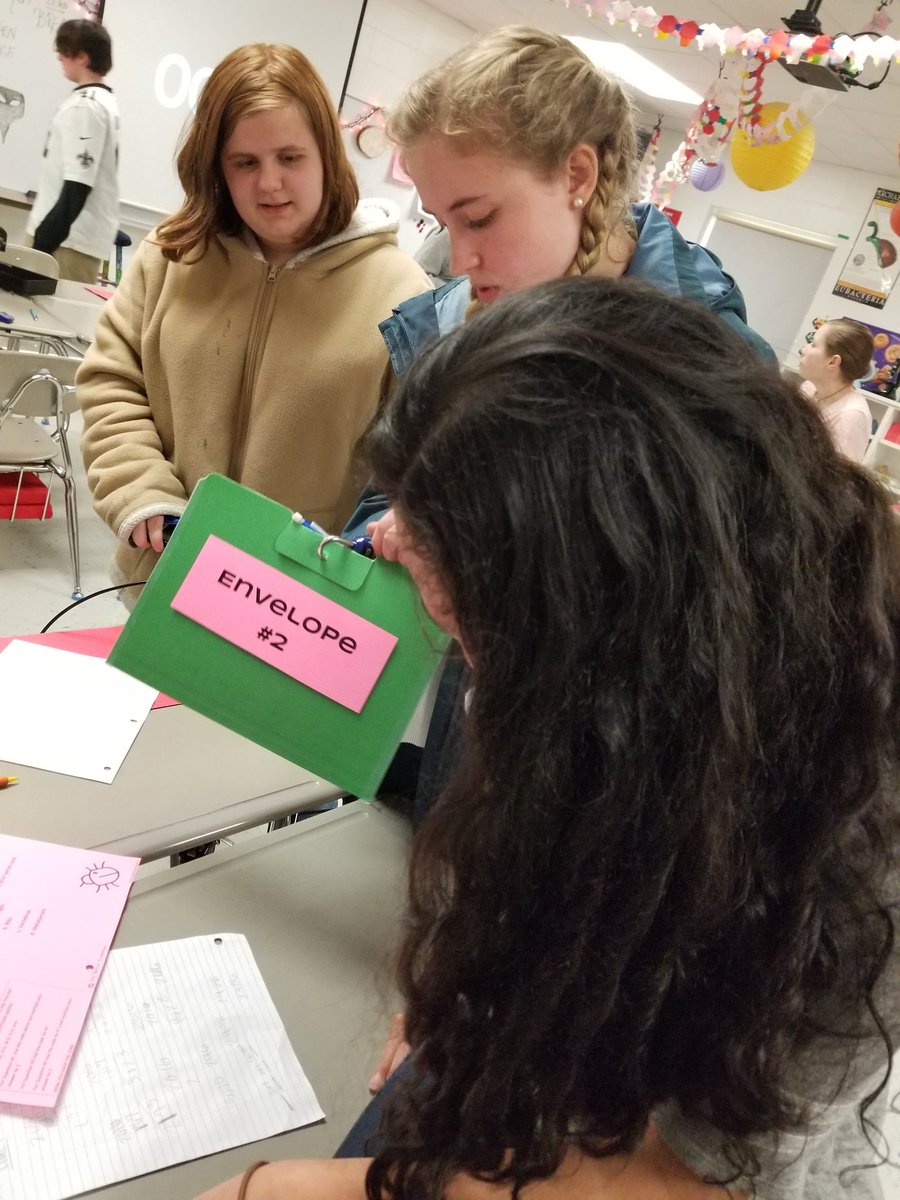 EricaFox_EdD's tweet photo. Breakout boxes in 7th grade #science: The human body with "The Plauge Doctor". #shelbysocialsquad #alamle #MLEM2018 @ommsprincipals @Shelbyedk12alus @alabama_amle https://t.co/GmpUPLzerg
