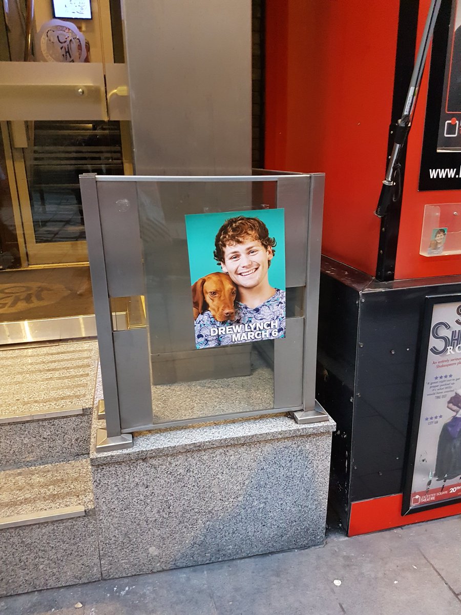 ibesophi's tweet photo. Guys I found @TheDrewLynch !!!! Counting down the next hour...trying to distract myself with food https://t.co/BXnbzfU3AS