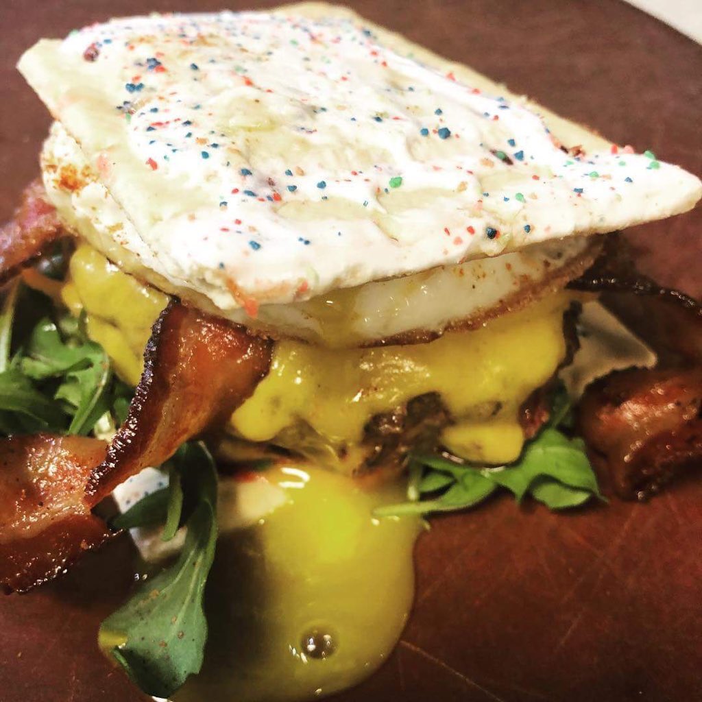 sauces's tweet photo. Why are these Nashville burgers taking over the world? https://t.co/cAIDGim6wj
