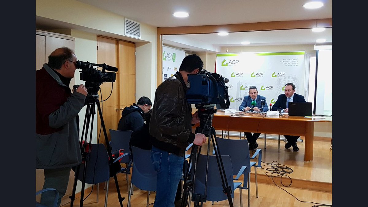 acpgranada's tweet photo. Triste estado de la licitación pública en Granada, la inversión por habitante (88,06€) es la menor de Andalucia. La inversión del estado nos sitúa en el puesto 50. @CGE_Granada @CCGranada @CEAes_  @onGranadaTC @OndaCeroGranada @COPEGranada @ideal_granada https://t.co/m1sslkX7mO