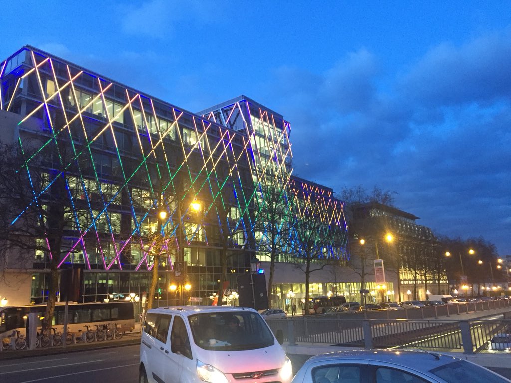 Diversity &amp; Inclusion Week <a href="/AXA/">AXA</a>inBelgium ! Let’s celebrate our inclusive @AXA culture. It’s about involvement, respect and connection through sharing and learning from one another. Our value ONE AXA at its best!