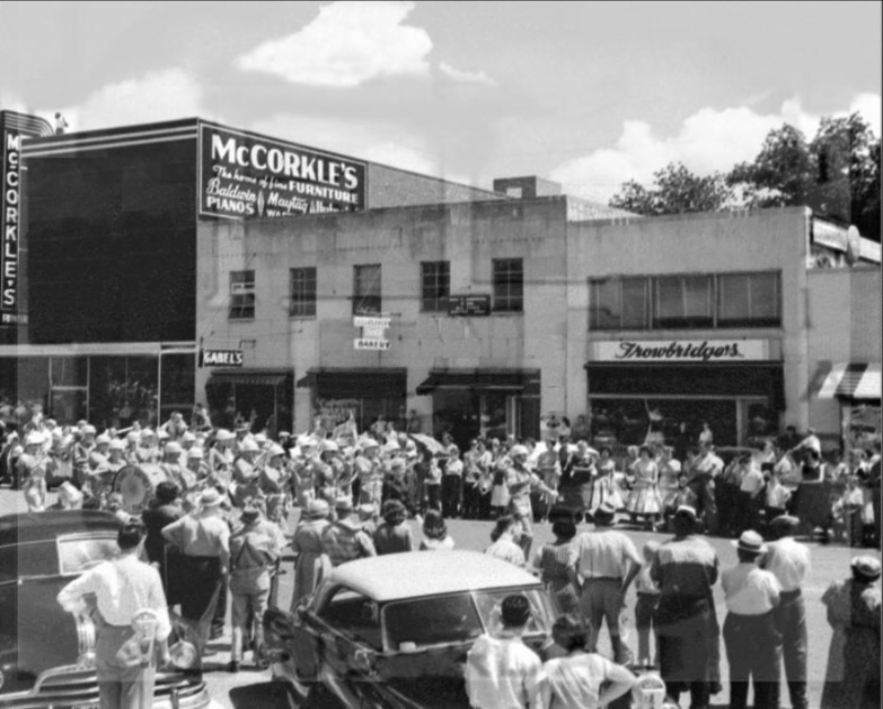 flomainstreet's tweet photo. Who wants to be in Florence, Alabama's Bicentennial Parade? https://t.co/4kldRfeZic https://t.co/TP8RmRs0VV
