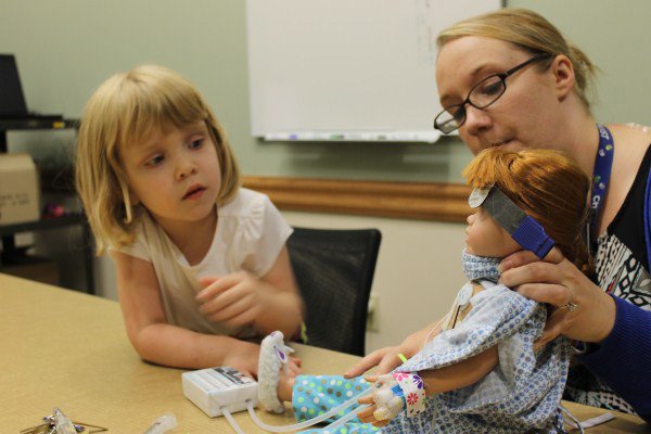 AssocChildLife's tweet photo. This week we highlighted Leslie Scott, CCLS at @childhealthwi. Learn more about her in the #ACLPMemberSpotlight: https://t.co/3n8Vc1Zi79 #ChildLifeMonth #ChildLifeinAction https://t.co/gSBazzxnbr