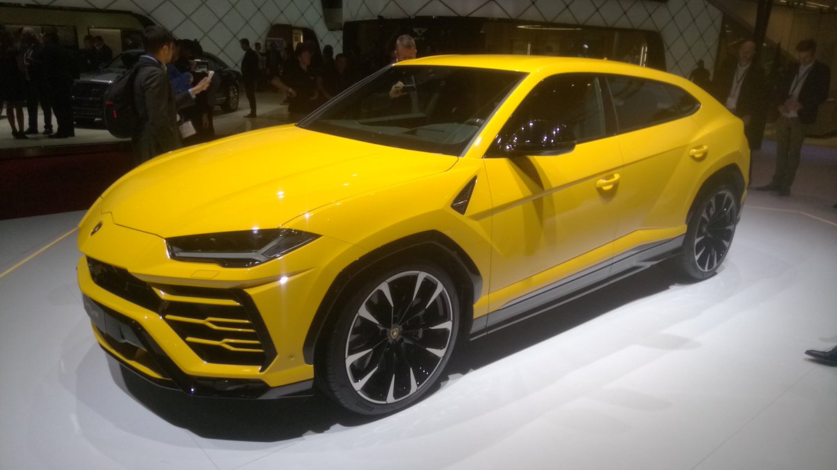 devos_alain's tweet image. #GimsSwiss2018. Een grijze of een gele #Lamborghini Urus, dan moet je toch niet twijfelen. @Autowereld_be