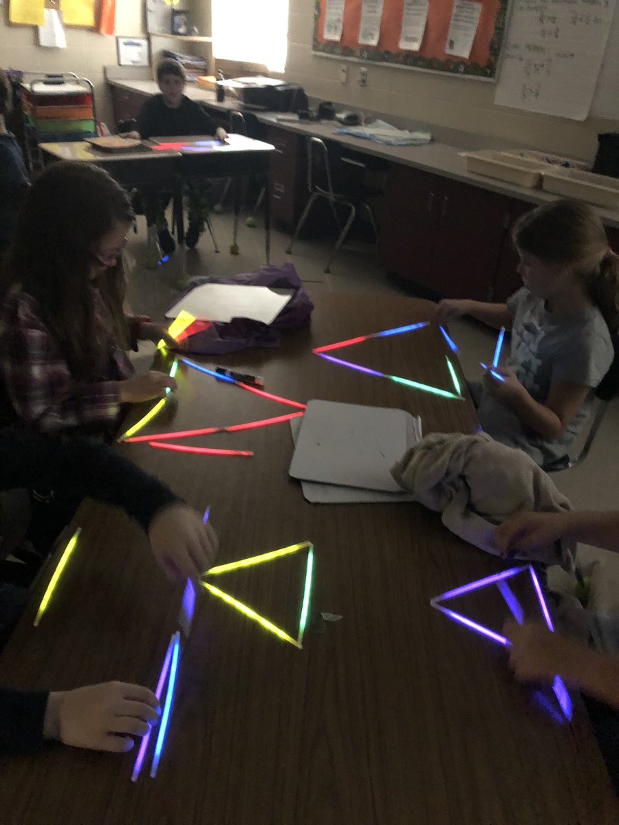 Students loved making glow shapes during 4th grade math team <a href="/FarleyHSV/">Farley Elementary</a> <a href="/HSVk12/">Huntsville City Schools</a> <a href="/aka88principal/">Dawn Ashley</a>