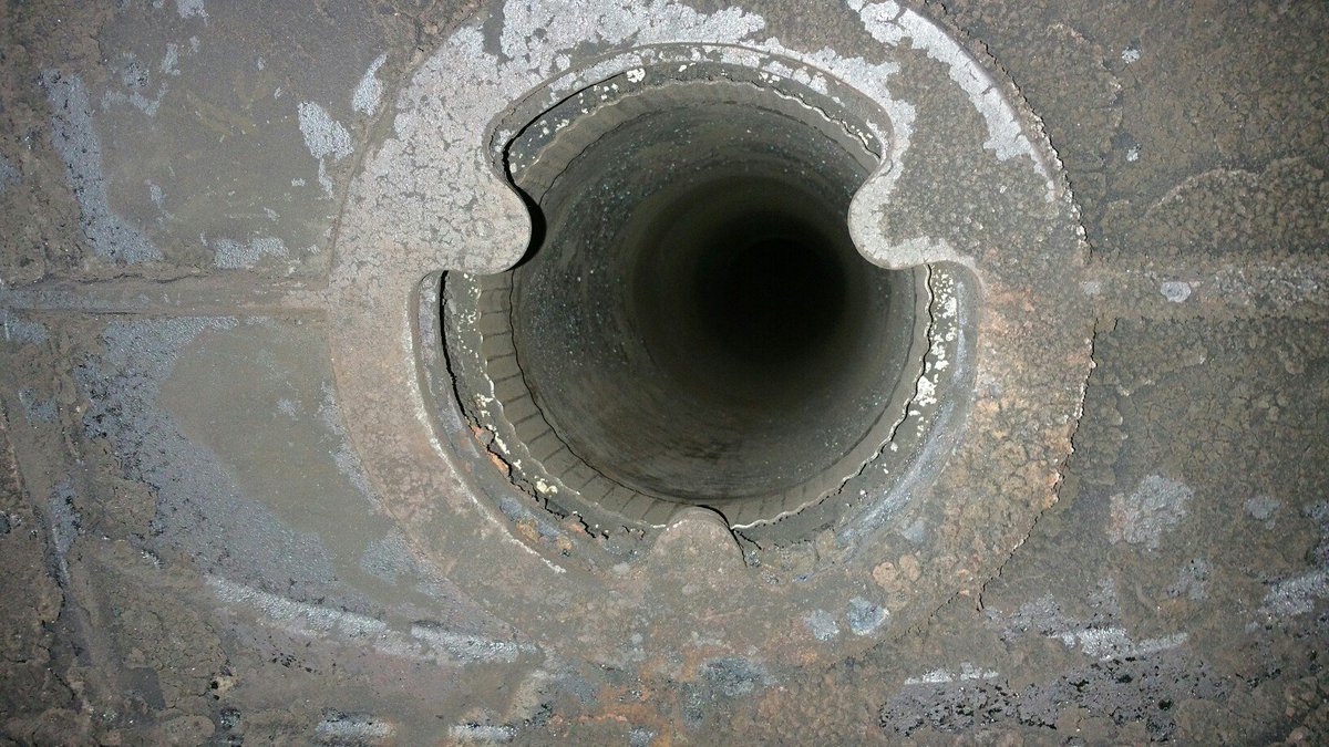 Landyvent's tweet image. Great result from a recent Creaway application by @severnsweeps 

Clean as a whistle!
Find you local engineer here: landyvent.co.uk/saver-system-d…

#eldfast #openfire #chimneylining #livingthedream #fireplace #fire #chimney #keepthefireburning #ceramiclining #fireproof #permanent