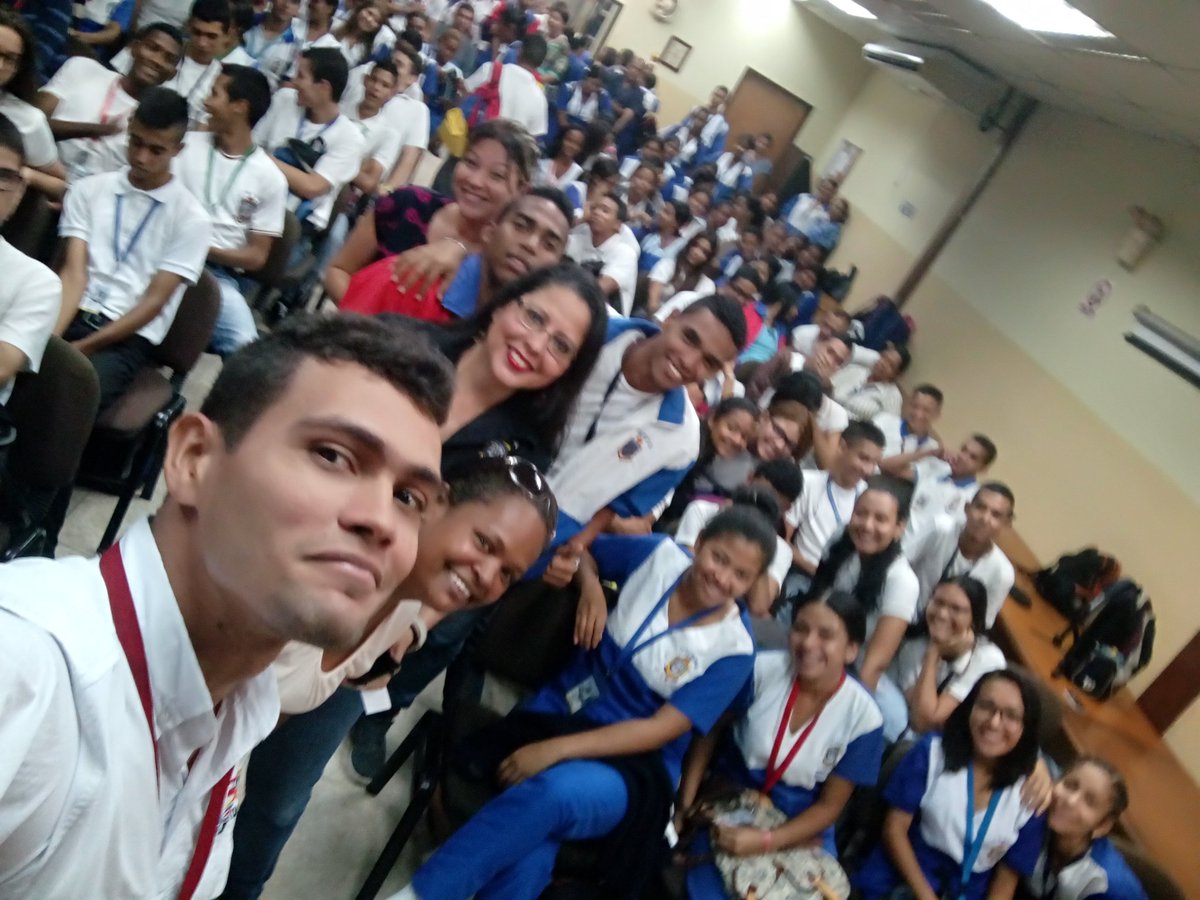 JpsuvPto's tweet photo. Excelente actividad de los muchachos de la Unefa con @Pedroasr7 comprendiendo los valores el comandante hasta su siembra! @rafaellacava10 @NicolasMaduro @dcabellor @JCbetancourt72 seguimos construyendo la patria de Bolívar y Chávez! https://t.co/Xrab5kW7du