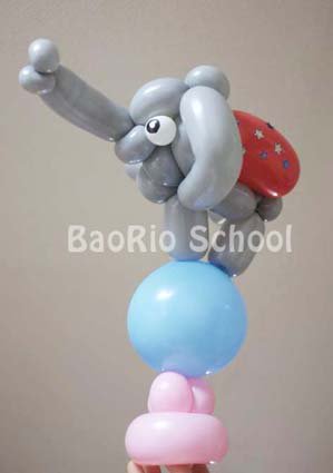 Balloon Rio 3 8 木 のツイストバルーン教室は 玉乗りゾウさん 時間に余裕があったら行進しているプードルさん達も作ります 東京板橋で午後7時から ツイストバルーン バルーンアート バルーン教室 風船 Balloon ナランハ 板橋 玉乗りゾウさん