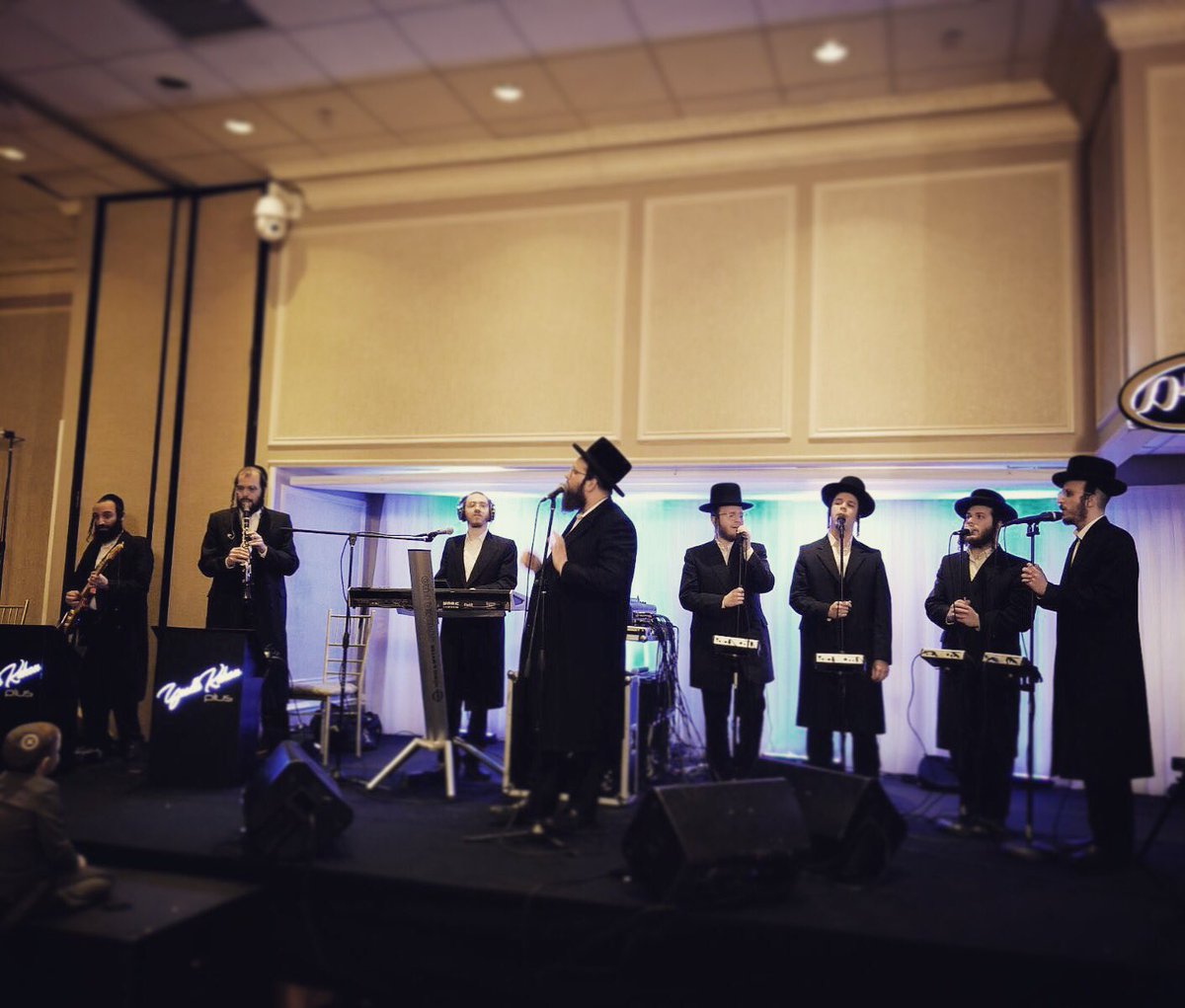 YedidimChoir's tweet photo. About last night #Wedding in #BoroPark with @DaskalShloime music by @YeedleKahan #plus a #gershymoskowitsprod @gershymoskowitz #awesomeperformance https://t.co/ciWfw7K6UO