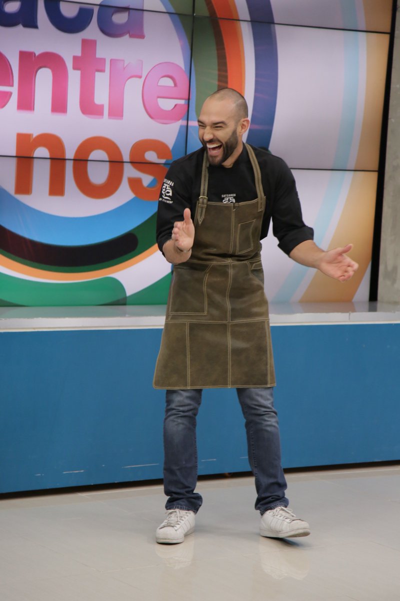 Nuestra casa es su casa, todo hecho con mucho amor 😍😘

¡Bienvenidos a este martes de #AcáEntreNos! 

¿Qué mensaje tienen para nuestros presentadores?

Recuerden que nos pueden ver en canal1.com.co/senal-en-vivo/