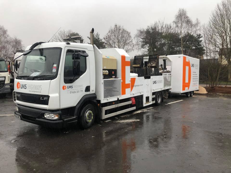 LMSHighways's tweet photo. Our high performance line marking extruder has been out on South Devon’s roads recently and just prior to the latest shift we gave its trailer a sparking new paint job. #linemarking #lining #highways #roads @LMSHighways https://t.co/GQN5KHenS1