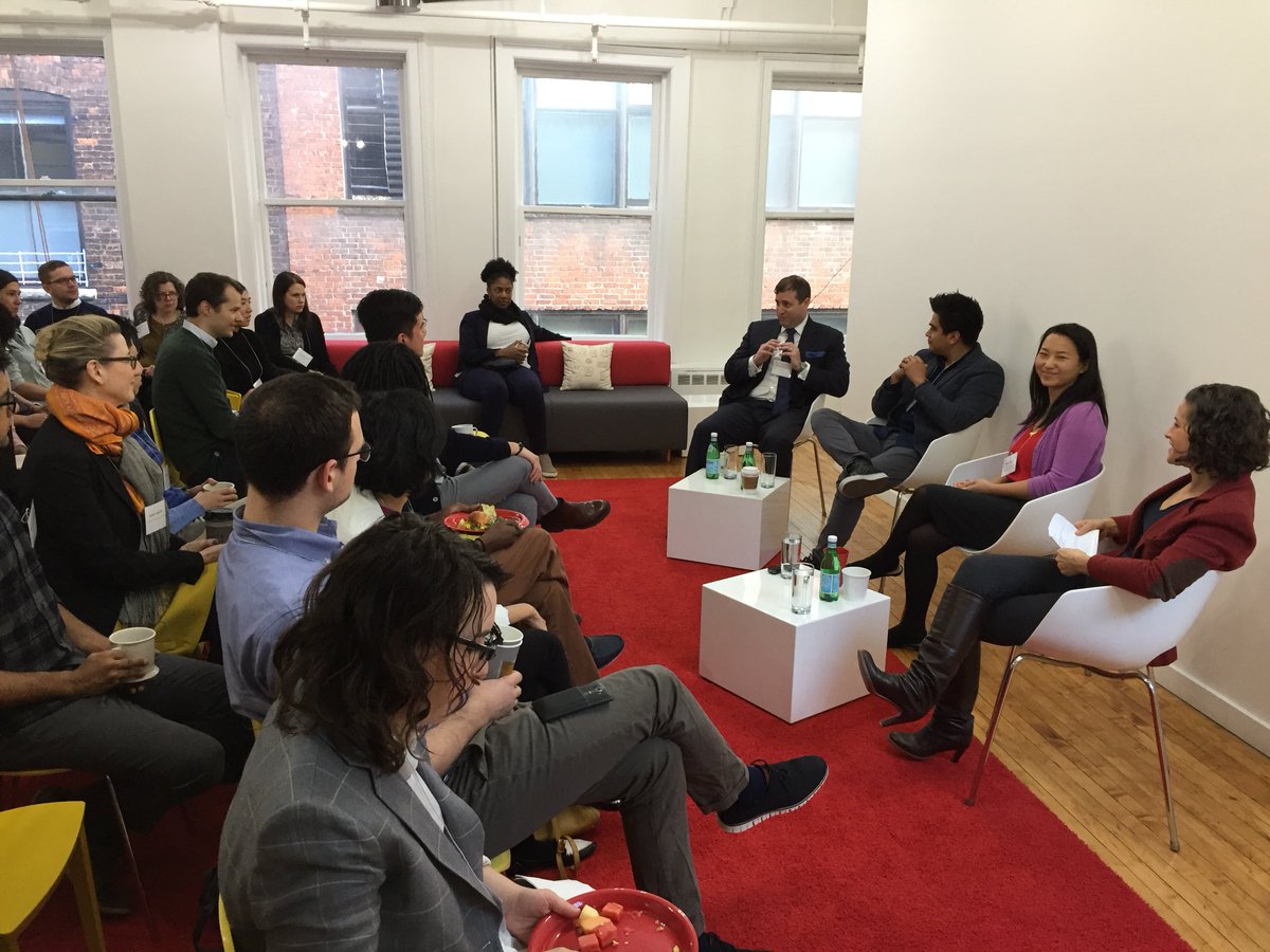 JannaDG's tweet image. I see the human body as a sort of API - it’s up to creative people to use data for health outcomes says @crodarte #labsession #OpenDataWeek