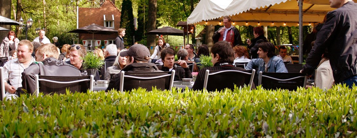 Piet Plezier Oisterwijk zoekt personeel voor op het terras en de in de keuken. Wil je wat bijverdienen en ons team komen versterken: info@pietplezier.nl  013-5215900#Oisterwijk
