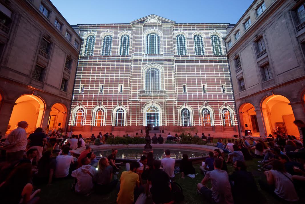 mappingfestival's tweet photo. For those who missed the #festival last year, take a look at this  #report #video of the 2017 #edition 👉 https://t.co/Hf8RqTfVto
Photo: Gabriel Asper #mappingfestival #mapping #geneva #visualaudio #deviantelectronics #electronics #digital #arts #digitalarts #technology https://t.co/qRp7I3kCuH