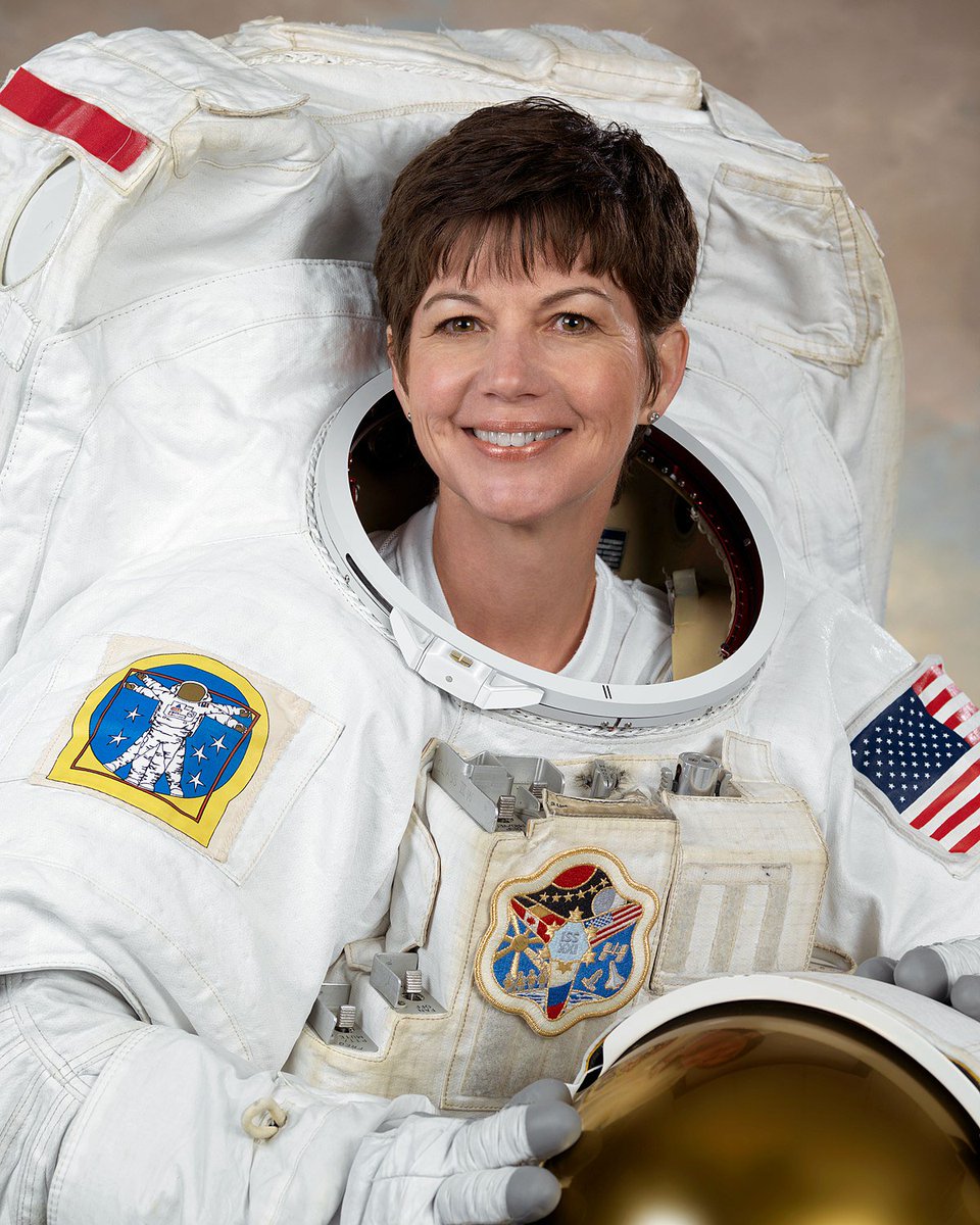 SpaceAmandaxo's tweet image. It took a few days but here is my next #WomensHistoryMonth #womeninspace blog post! goo.gl/Bm8UJ8 I loved learning about @Astro_Cady and my post doesn't do enough to explain the amazing work she has done and continues to do but I hope it inspires you to learn more!