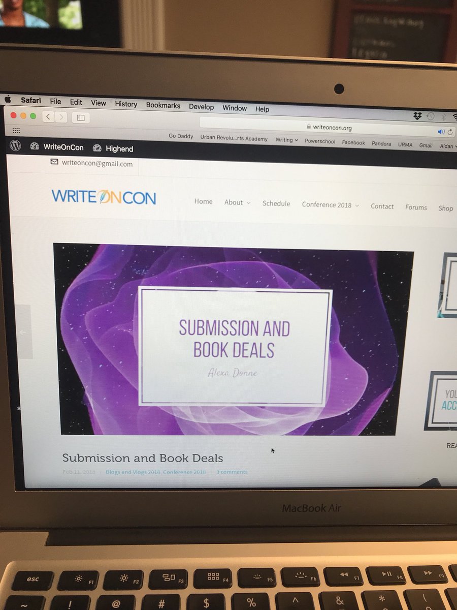 Halli_Gomez's tweet image. Catching up on #writeoncon2018. Great online conference with tips from the basics to book deals. #WritingLife #amwriting #writertips